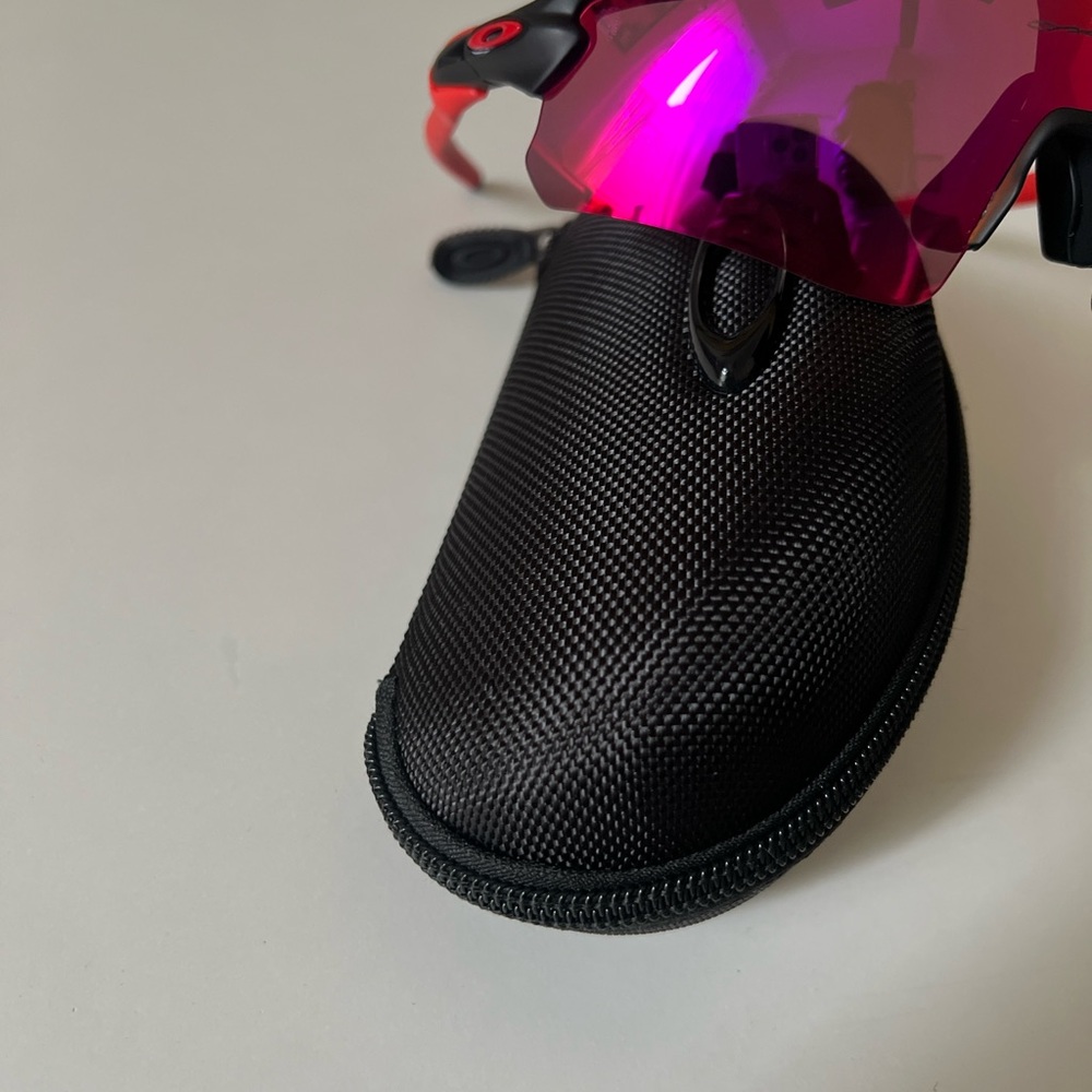 Oakley Performance Sport Sunglasses - Pink shield Lens - Picture 4 of 7